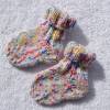 Socken Babysocken Erstlingssocken Stricksocken Baby weiß bunt vegan gestrickt 0 - 6 Monate Bild 3