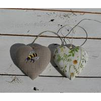 Set ( 2 Stück ) dekorative Herzen mit naturgetreuer Biene