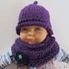 Strickset Mütze und Schlauchschal Baby Kleinkind Violett mit Häkelblüte Bild 2