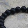 Black Onyx Mono. Das Armband für Männer aus schwarzen Perlen. Bild 2