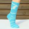 handgestrickte Socken, Strümpfe Gr. 38/39, Damensocken in türkis und weiß, mit kleinem Muster am Bein, Einzelpaar Bild 5