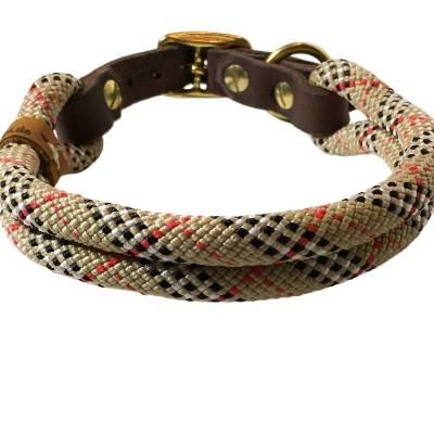 Hundehalsband verstellbar beige rot schwarz weiß mit Leder und Schnalle