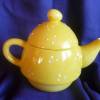 Süße gelbe Teekanne mit Tasse für 2 Tassen Tee Bild 6