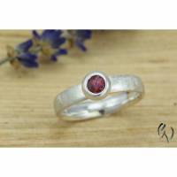 Schmaler Ring aus Silber 925/- mit pinkfarbenem Turmalin Bild 1