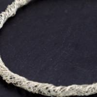 moderne Damen-Halskette gehäkelt - in sich verdreht - aus Silberdraht, Silberdrahtschmuck von bcd manufaktur Bild 8