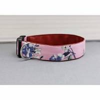 Hundehalsband mit kleinen Blumen, rosa und blau, Pflanzen, mit Kunstleder in braun, geblümt, floral, vintage, Hund, Halsband Bild 1