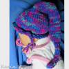Willkommen Baby- Zipfelmütze gestrickt Royal Pink Lila Violett Blau Grün Farbverlauf  mit geflochtenem Zöpfchen Bild 7