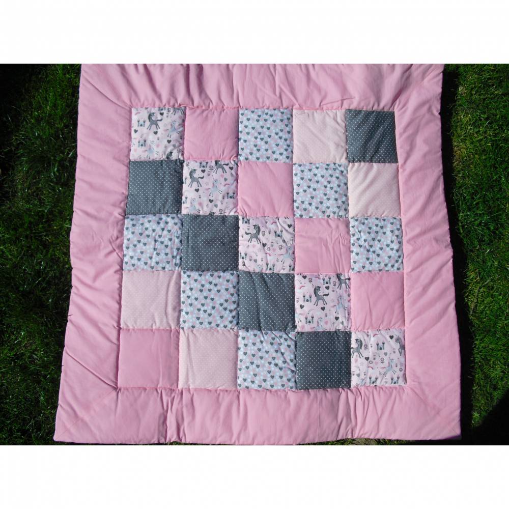 Patchworkdecke Decke mit Namen personalisiert Patchwork Baby Babydecke Mädchen Junge rosa grau beige Stern Applikation 