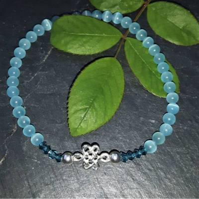 Hellblau/türkises Cateye-Perlenarmband mit keltischem Knoten aus 925 Silber