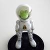 Frog Armstrong, Astronaut, Frosch, Weltraum, Neill Armstrong, Mondflug, Mond, Froschfigur, Figur unter Glas, witzige Skulptur, Froschplastik Bild 2