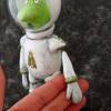 Frog Armstrong, Astronaut, Frosch, Weltraum, Neill Armstrong, Mondflug, Mond, Froschfigur, Figur unter Glas, witzige Skulptur, Froschplastik Bild 4
