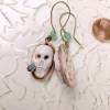 Totenkopf Ohrringe mit Rose aus Keramik Bild 3