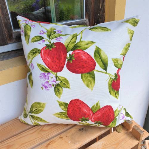 Kissenhülle mit Erdbeermotiven - Kissenbezug - Früchte - Erdbeeren - 40 x 40 cm - echte Handarbeit - Unikat