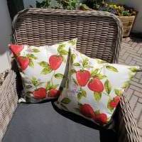 Kissenhülle mit Erdbeermotiven - Kissenbezug - Früchte - Erdbeeren - 40 x 40 cm - echte Handarbeit - Unikat Bild 2