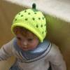 Erdbeermütze Babymütze Kindermütze Handgestrickt Gelb/Olivgrün Bild 2