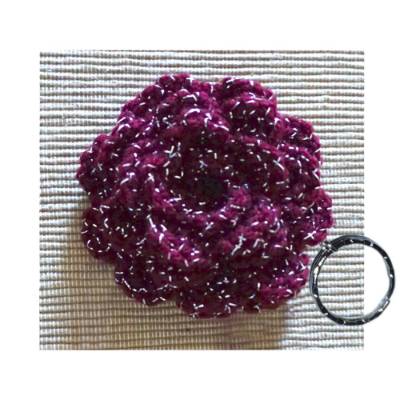 Häkelanleitung: Schlüsselanhänger Rose