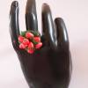 Ring mit handmodellierten Erdbeeren aus Polymer Clay Bild 3