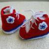 Babyschuhe Babyturnschuhe für Fußballfans  Polyacryl Handarbeit rot/weiß/blau Bild 2