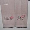 Bestickte Handtücher Mr. & Mrs. Love mit Monogramm Frotteetuch 2er Set Geschenk für Verliebte Hochzeit Valentinstag Bild 3