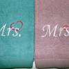 Bestickte Handtücher Mr. & Mrs. Love mit Monogramm Frotteetuch 2er Set Geschenk für Verliebte Hochzeit Valentinstag Bild 4