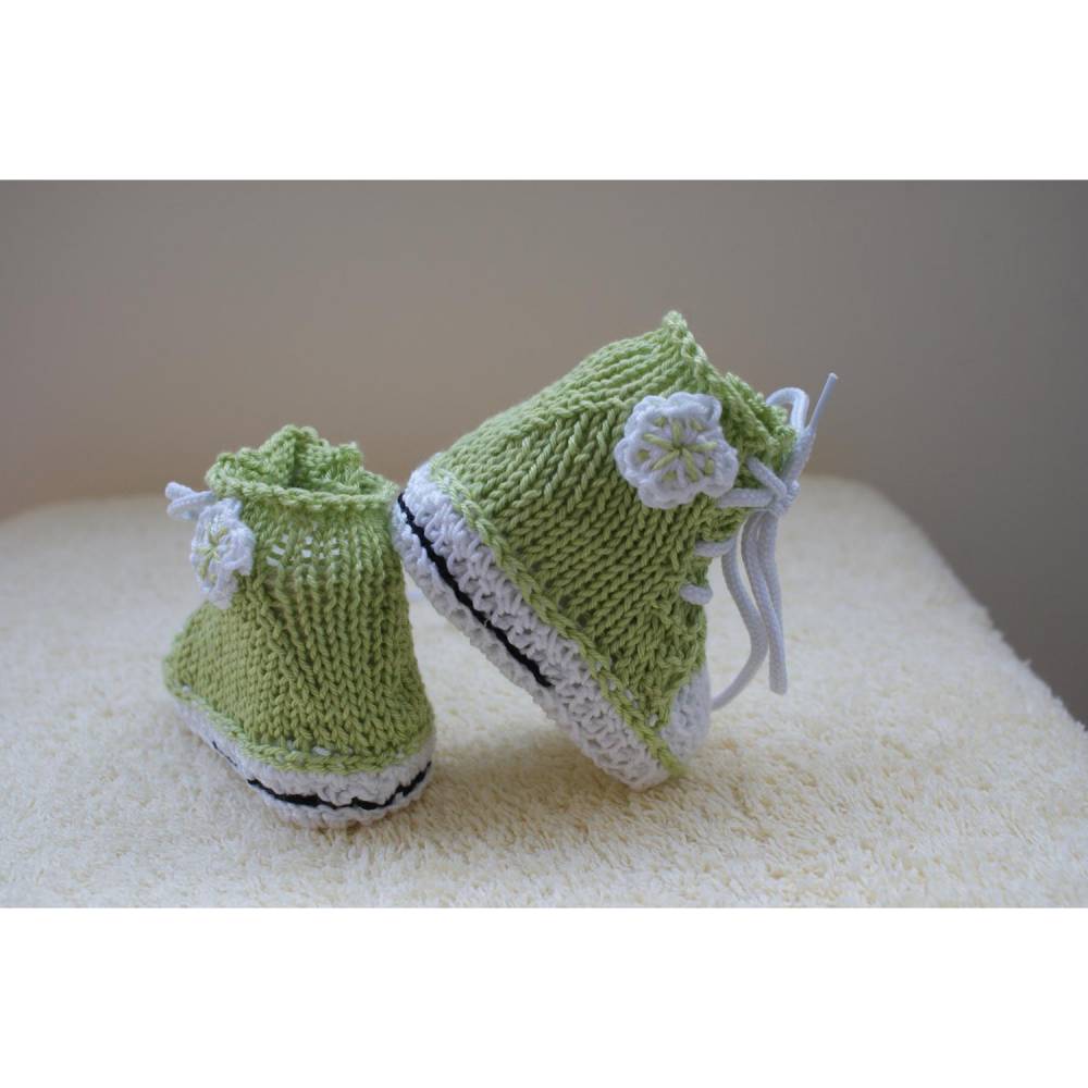 Babyschuhe Babysöckchen gestrickt 10 cm Handarbeit Schuhe NEU 3 