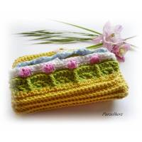 Gehäkelte Taschentüchertasche - Taschentücherbox - TaTüTa - Universaltasche - Etui - gelb, grün, rosa, weiß Bild 1