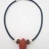 Leder-Perlen-Halskette mit auffälligem Glasanhänger in schwarz rot-braun silber  44cm Bild 2