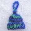 Schlüsselanhänger Taschenbaumler Mütze Hoffnung blau grün gestrickt und gehäkelt Bild 6