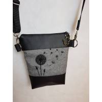 Kleine Handtasche Pusteblume grau Umhängetasche Dandelion grau schwarz Tasche mit Anhänger Kunstleder Bild 1