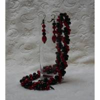 Perlenset handgefädelt aus schwarzen und roten Wachsperlen in türkischer Häkeltechnik Bild 1
