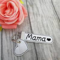 Schlüsselanhänger silberfarben Anhänger Mama Herz  Schlüsselanhänger Muttertag aus Kunstleder silber Bild 1