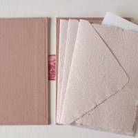 Briefpapierset mit 3 handgeschöpften Umschlägen, rosa, altrosa, ca. 16,5 cm x 11,5 cm Bild 3