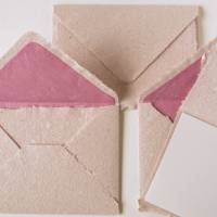 Briefpapierset mit 3 handgeschöpften Umschlägen, rosa, altrosa, ca. 16,5 cm x 11,5 cm Bild 4