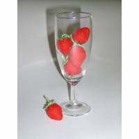 Erdbeere - "Erdbeersekt" - handgefilzt Bild 1