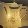 Schöne alte Kaffeekanne als Lampe aus Porzellan mit LED Bild 5