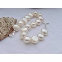Armband aus weissen echten Perlen als Brautschmuck Bild 1