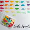 100 Regenbogen-Fische in 25 Farben (4 Stück pro Farbe) zum Dekorieren und Basteln für Taufe Kommunion Konfirmation 2,5cm Bild 2