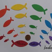 Dekoration bunte Streuteile 138 Fische (1,6cm - 5cm) in 6 Farben des Regenbogens für Deko und Basteln zur Taufe, Konfirmation, Kommunion Bild 1