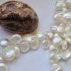 Weiße Perlenkette als Hochzeitsschmuck, eleganter Perlenschmuck Bild 4