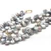 Perlenkette aus Tropfen-Perlen, ein elegantes graues Perlencollier mit kleinen Goldkugeln Bild 3