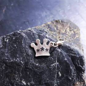 Anhänger Charm "Krone" aus 999 Silber, teils geschwärzt mit Sternen