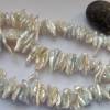 Perlenkette aus Keshi Perlen, natürliche Form Bild 2