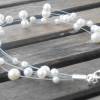 Schwebende Perlen auf leichtem Draht mit Silberschloß, zarter Schmuck, Hochzeitsschmuck Bild 3