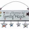 Geschenk Willkommensschild für die ganze Familie, Türschild aus Holz mit Sternen, Holzschild mit Namen personalisiert Bild 2
