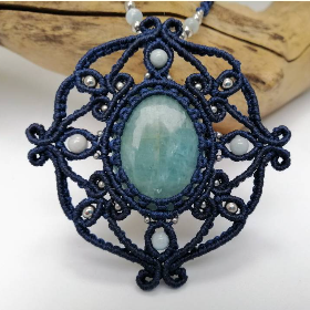 Makramee-Halskette mit Aquamarin und Edelstahl