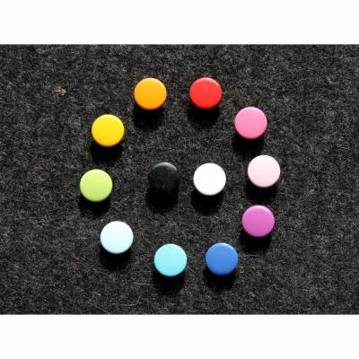 Farbige Jersey Druckknöpfe geschlossen