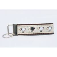 Schlüsselband »Schäfchen«, kurze Ausführung aus doppelten Gurtband aus der Halsbandmanufaktur von dogs & paw Bild 1