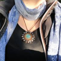 Makramee-Mandala-Halskette mit Labradorit und Messing-Perlen Bild 4