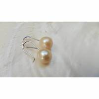 Ausdrucksstarke Perlen-Ohrringe, Brautschmuck, echte runde zart-rosa Edison Perlen 11 mm, Fassung 18 K Gold Bild 1