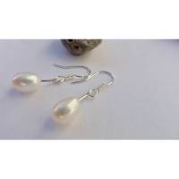 Perlenohrringe weiß/ rosa 7 mm Tropfen, Ohrringe mit echten Perlen zur Hochzeit Bild 1